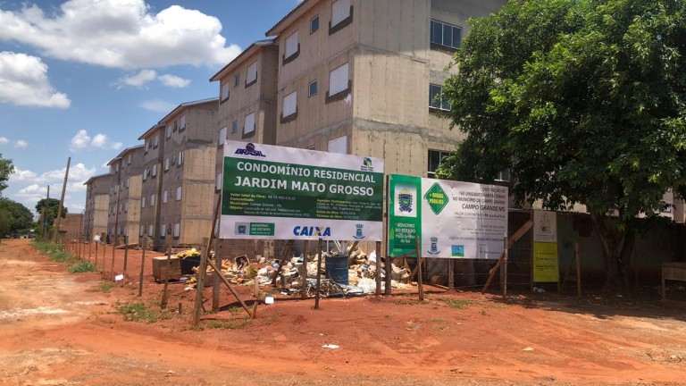 Cerca de 300 pessoas visitaram na manhã deste domingo (27), a fase final das obras do residencial Jardim Mato Grosso que vai abrigar 160 famílias