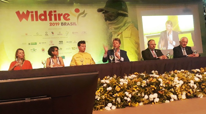 Centro de Convenções recebe mais de mil profissionais para discutir queimadas
