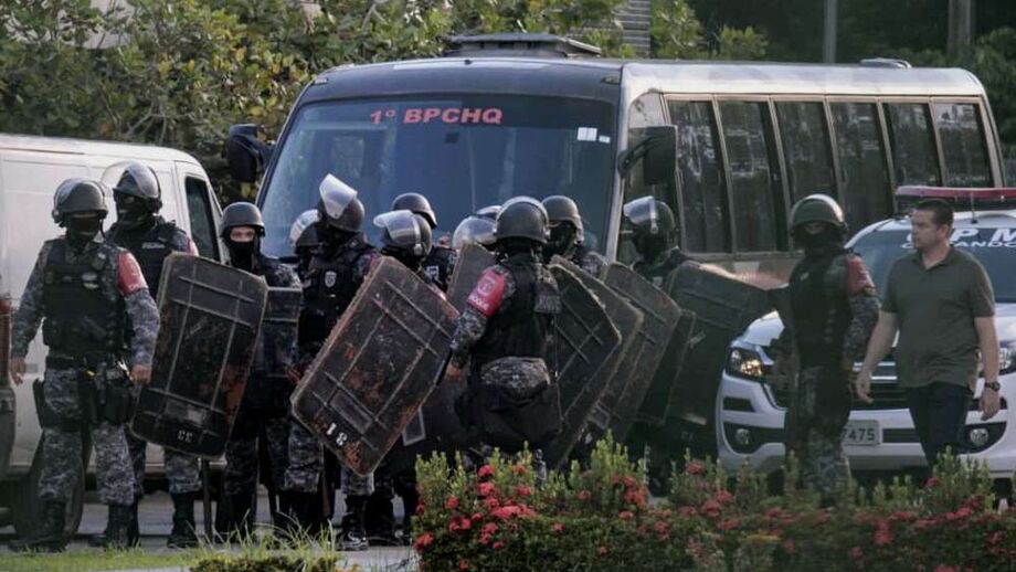 A Operação se iniciou por volta das 22h e se estendeu até as 3h