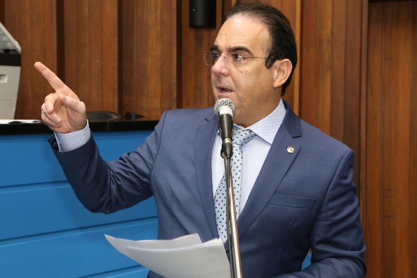 O deputado estadual Felipe Orro solicitou em indicação ao governador Reinaldo Azambuja e à secretária de Educação, Maria Cecília Amendola da Motta