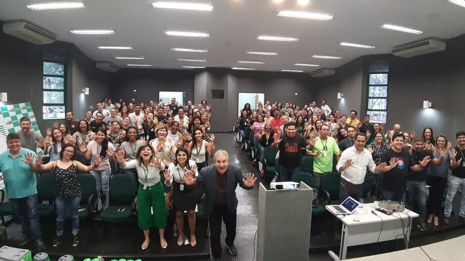 A ação foi realizada em parceria com o Banco Sicred de Campo Grande e ao final da palestra foram sorteados vários brindes entre os servidores