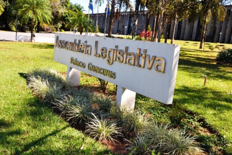 A Assembleia Legislativa fica localizada no Bloco 9, do Parque dos Poderes, em Campo Grande