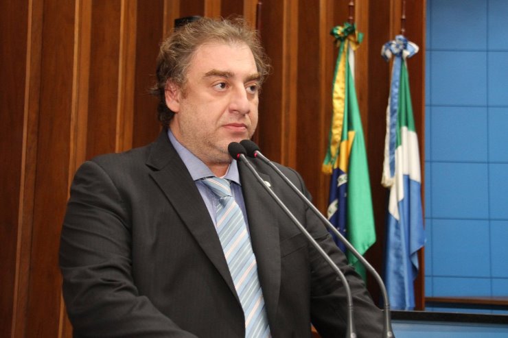 O deputado estadual Neno Razuk é autor da nova lei