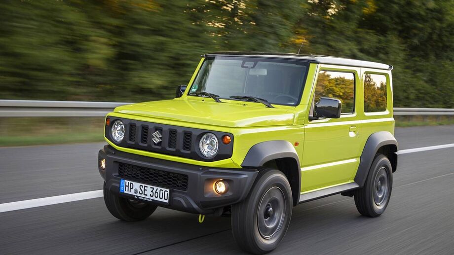 Destaques. Jimny Sierra ficou mais esperto e melhor no comportamento fora de estrada. Central multimídia tem tela de 7 polegadas sensível ao toque