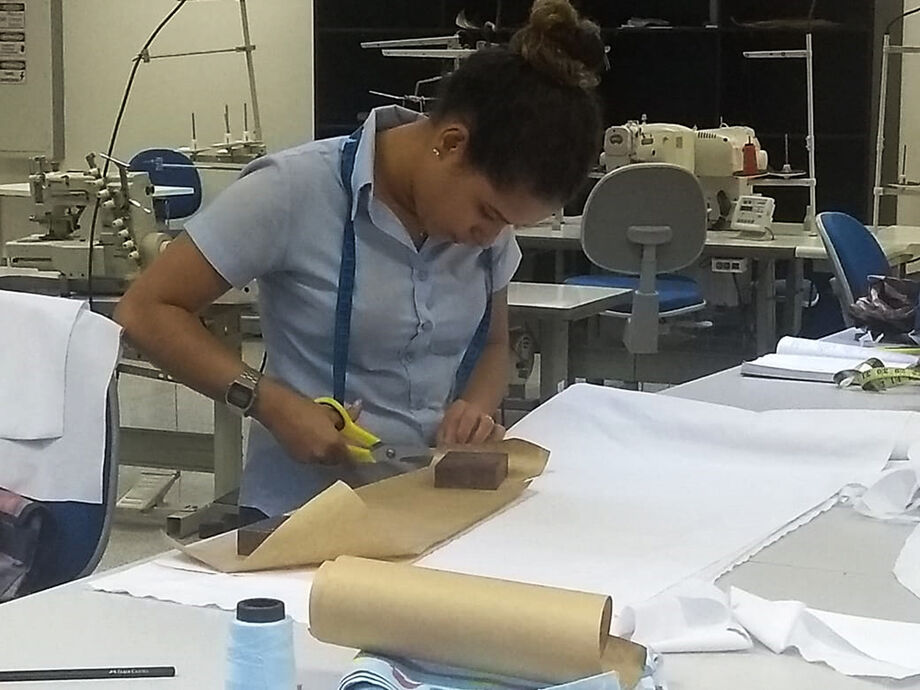 Segundo a instrutora do Senai de Campo Grande, Luane Sales de Oliveira, a 1ª Semana do Vestuário tem como objetivo reunir estudantes e profissionais do segmento, disseminado conhecimentos de desenho, criação, costura e moda consciente e inclusiva