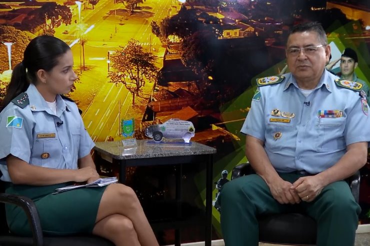 Para divulgar o trabalho da PM, a capitã Gabriella Fernandes entrevistou, na primeira edição do programa, o coronel PM Waldir Ribeiro Acosta, comandante-geral da PM-MS
