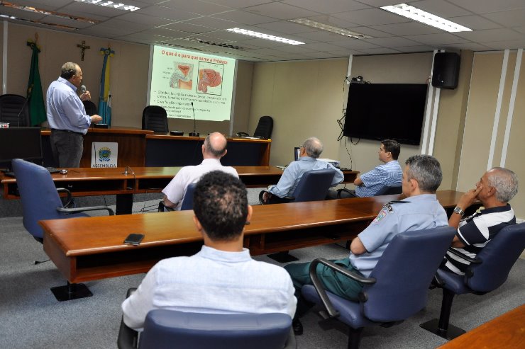 Palestra foi ministrada pelo médico urologista Jamal Salém