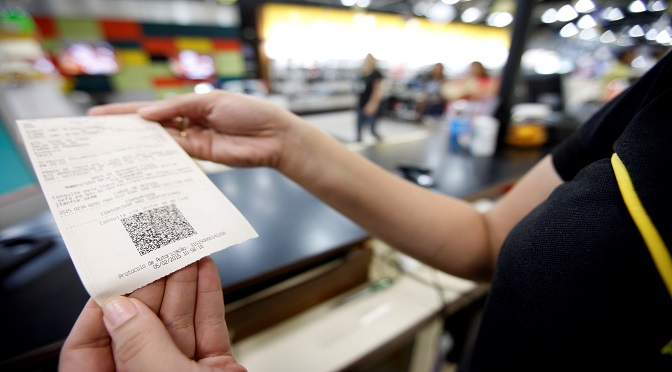 Os sorteios serão de seis números com o prêmio de maior valor estimado em R$ 100 mil e o sorteio dos outros R$ 200 mil para o segundo e terceiro lugares