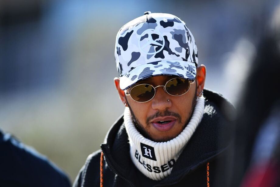 Prestes a ganhar seu sexto título na Fórmula 1, Lewis Hamilton usa sua fama para abraçar causas ambientais