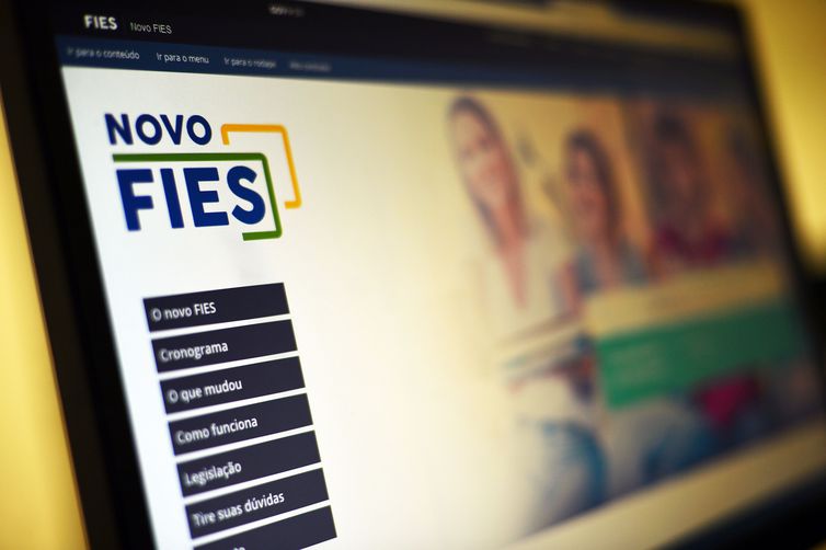 Os estudantes têm agora até o fim do mês para efetivar a renovação dos financiamentos concedidos até dezembro de 2017 pelo SisFIES