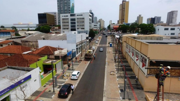 Serão suprimidos os postes das dez quadras que estão sendo requalificadas, incluíndo 96 postes e mais de 10 quilômetros de cabos