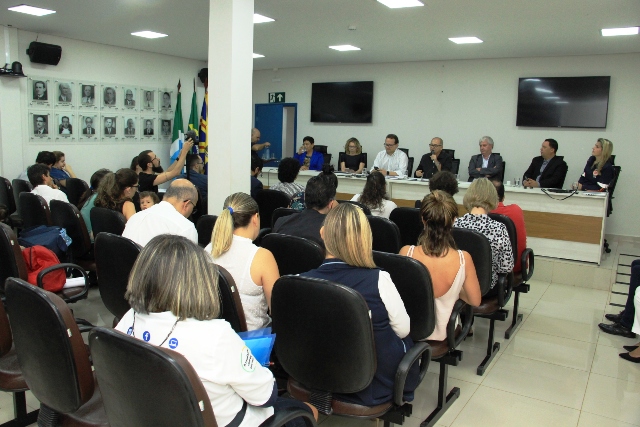 Audiência aconteceu nesta manhã, no plenarinho da Câmara