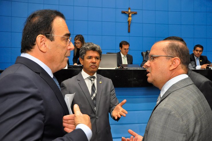 Neno Razuk, à esquerda, pretende ampliar o protagonismo da Assembleia Legislativa nas reivindicações dos municípios