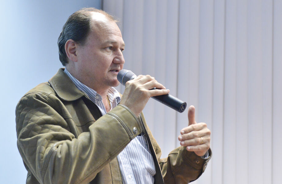 Como vai salvar vidas um sistema de saúde que recebe uma demanda 10 veze maior do que a sua capacidade de atendimento?, pergunta Marcelo