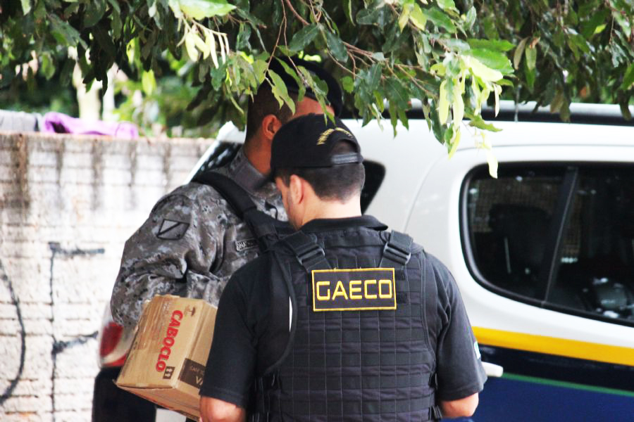 A operação tem esse nome pelo fato de o GAECO ter identificado membros do PCC que possuem posição de comando dentro de seções da organização, tais como “Gerais dos Estados” e “Chefes de Disciplina”