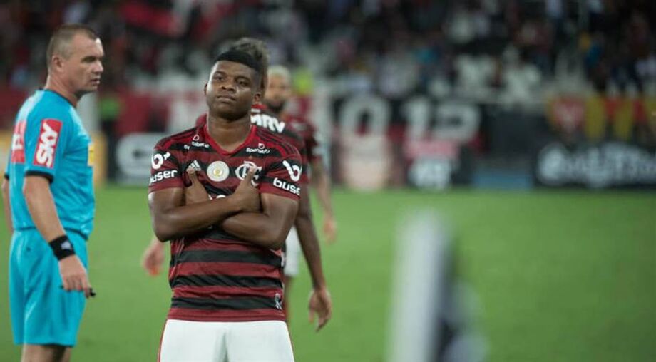 Com a vitória, o Flamengo chegou aos 74 pontos, na liderança do Brasileirão e com oito de vantagem para o segundo colocado Palmeiras
