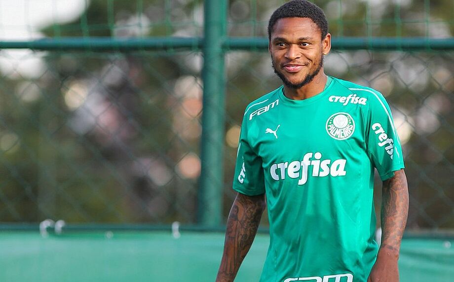 O jogador tenta se recuperar de dores na coxa direita