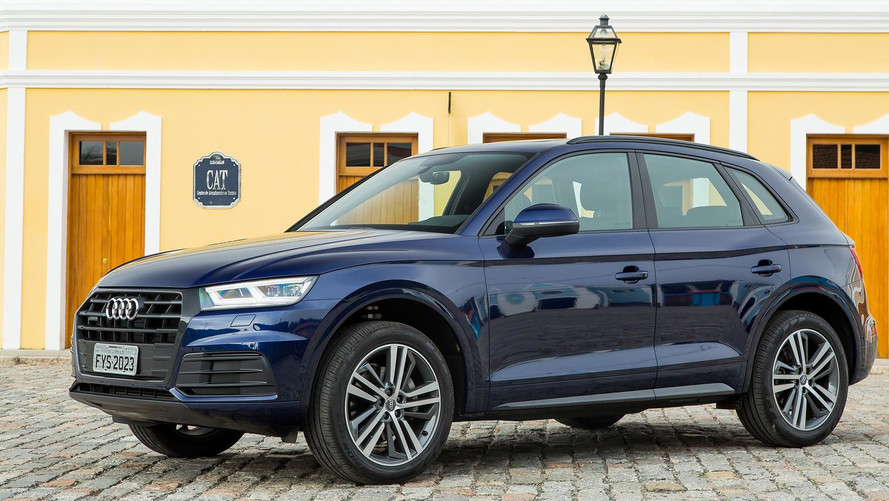 Para reparar o defeito, o recall da Audi envolve a substituição das peças de fixação desses acabamentos
