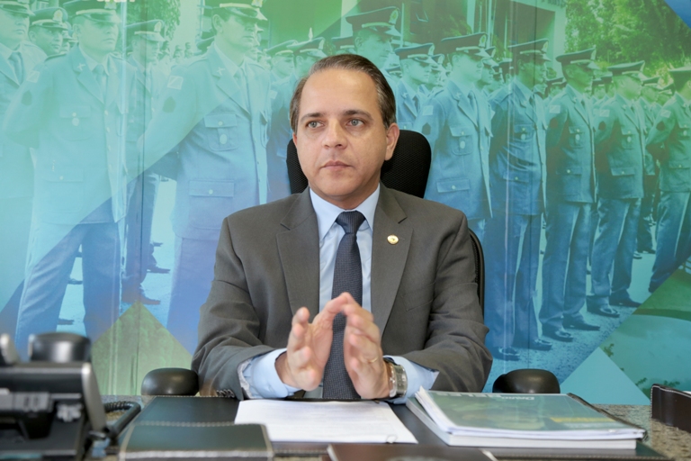 Policiais Militares Ambientais procuraram o deputado estadual Coronel David (PSL), para solicitar mudanças na sinalização em frente a base da 2º GPMA, na região de Dourados