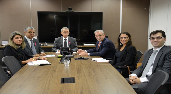 Para viabilizar os recursos que faltam à primeira etapa do projeto, o secretário de Estado de Saúde, Geraldo Resende, esteve no último dia 29 em Brasília, em reunião na Ebserh