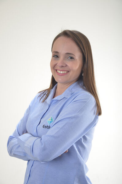 Cyntia Moreira Herkert - Enfermeira Mestre e professor do curso de Enfermagem da Faculdade Estácio Campo Grande