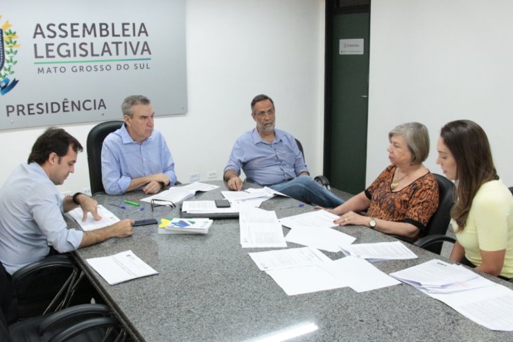 Reunião foi realizada na manhã desta sexta-feira na sala da presidência da Assembleia Legislativa