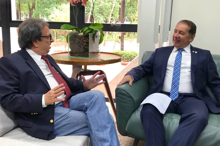 Gerson e o presidente do TCE, Iran Coelho das Neves