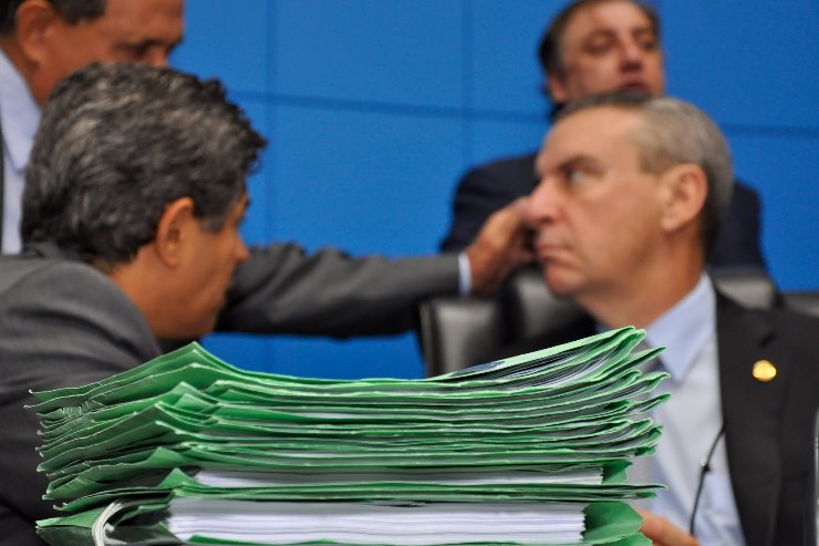 Deputados aprovaram 17 projetos em primeira discussão