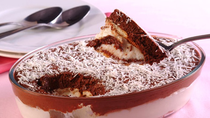 A famosa sobremesa de bolacha (ou biscoito) é deliciosa e não pode faltar na mesa nesse dia