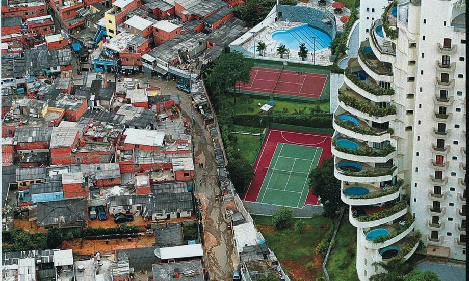 Cada uma das subprefeituras tem dotação orçamentária própria e autonomia para despesas operacionais, administrativas e de investimento, além de participação na elaboração da proposta orçamentária da Prefeitura
