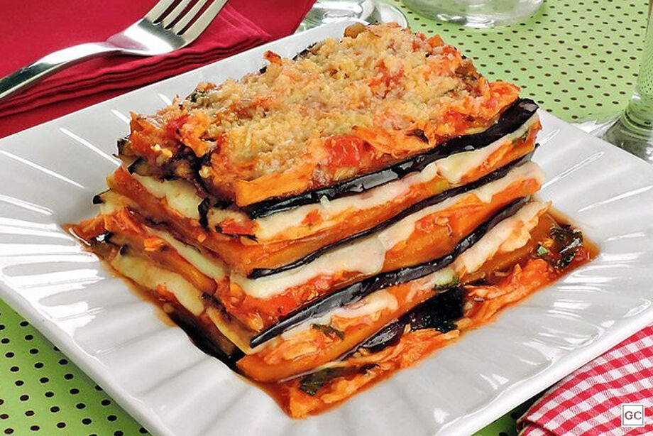Lasanha de berinjela com peito de frango é um dos pratos da nossa lista