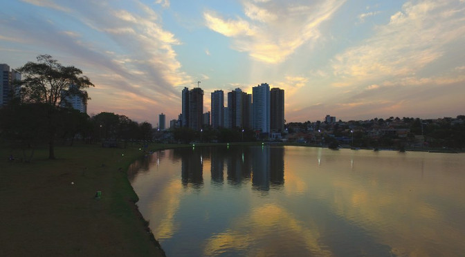 As condições climáticas dos últimos dias permanecem neste domingo (12.01) em Mato Grosso do Sul.