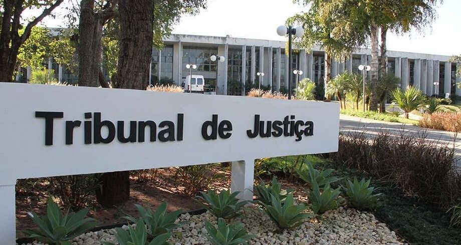 A grávida está no primeiro trimestre da gestação e possui o diagnóstico de SAF, síndrome do anticorpo antifosfolipídeo
