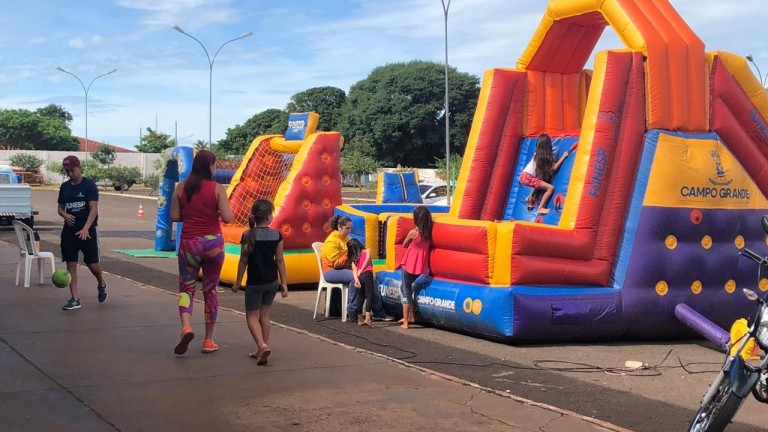 Realizadas pela Prefeitura de Campo Grande, por meio da Fundação Municipal de Esportes (Funesp), as ações são gratuitas e abertas para crianças e adultos.