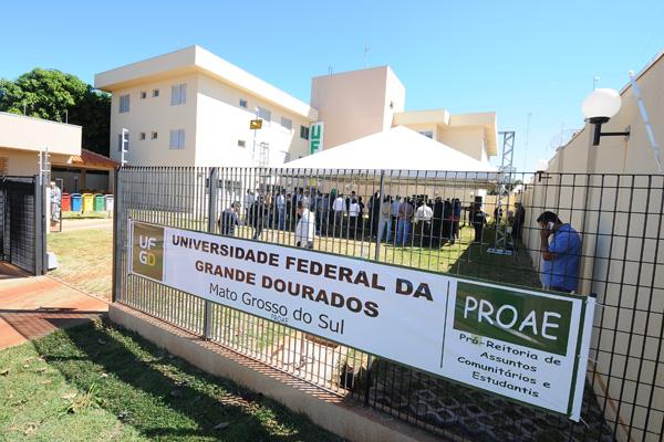 Salários podem chegar a R$ 9,6 mil