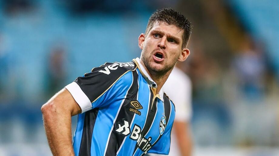 As mudanças realizadas pelo Grêmio em seu departamento de futebol, com sete demissões nesta semana, incomodaram uma das referências do elenco, Walter Kannemann