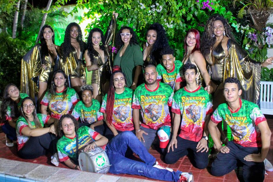 O samba de 2020 é assinado por Paulo Cesar Martins, Gugu das Candongas, Marquinhos do Banjo e Roger Linhares (Pavaroti)