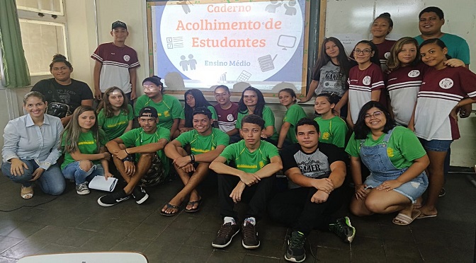 Eles formam o a equipe de “Acolhedores”, que tem a missão de tornar o mais agradável possível a chegada dos alunos para o início de mais um ano de estudos.