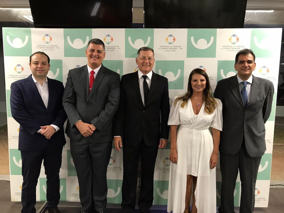 Da equerda para direita: Dr. Gustavo M. Medeiros, Eduardo N. Ferzeli, Harduim Reichel, Sueli L. Telles e o Presidente Amilcar S. Júnior