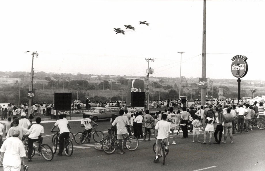 Esquadrilha da Fumaça no aniversário de Campo Grande