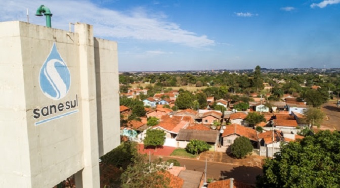 Também estão sendo construídos dois reservatórios metálicos, cada um com capacidade de reservar um milhão de litros de água tratada.