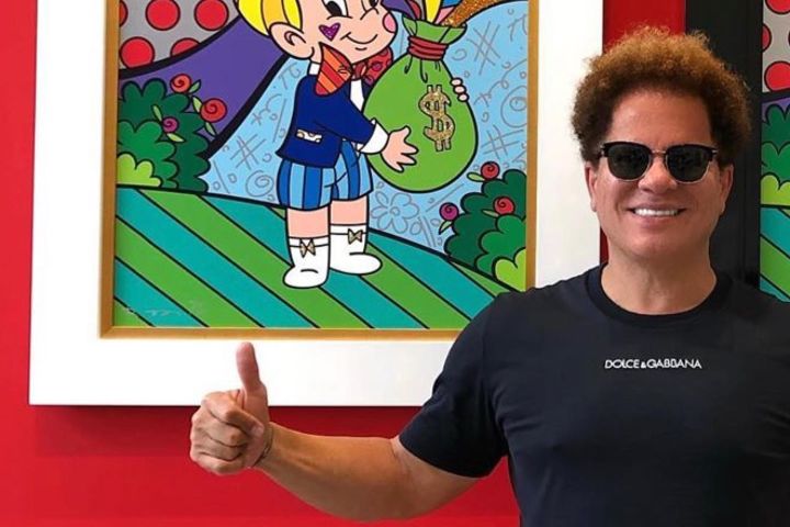 O presidente Jair Bolsonaro vai ganhar uma homenagem do artista plástico pernambucano Romero Britto, segundo o filho do presidente