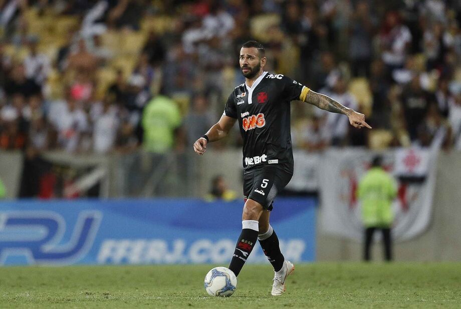 O zagueiro Leandro Castán