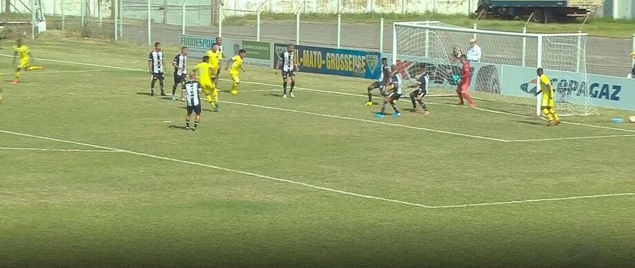 O único gol do confronto foi marcado aos 13 minutos do primeiro tempo