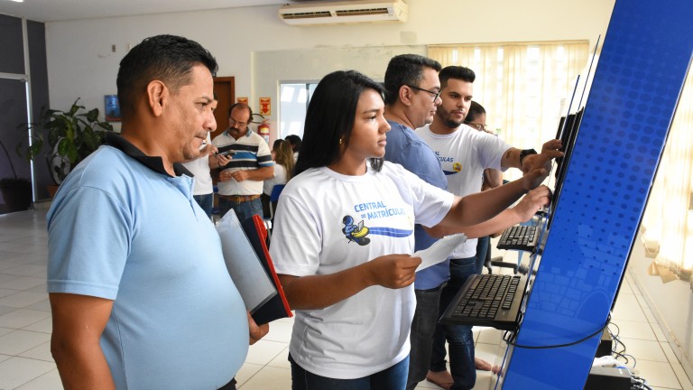 Ao todo, nesta primeira semana, foram realizados apenas 2.328 atendimentos presenciais na Semed, o que evitou filas dos pais que perderam os prazos da matrícula.