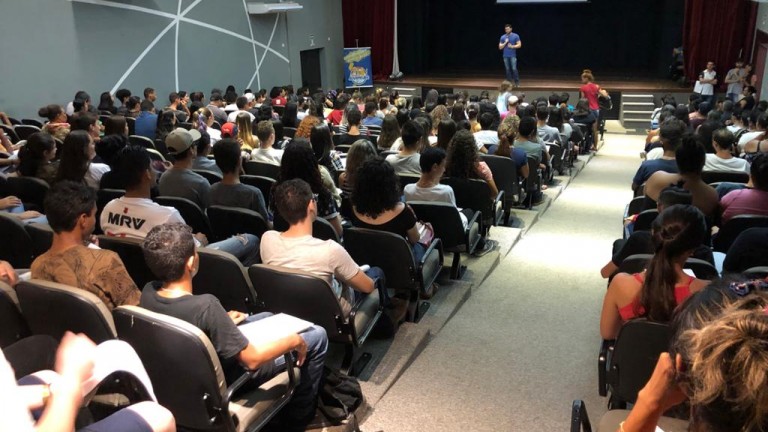 Todas as palestras serão ministradas por profissionais que atuam nas respectivas áreas
