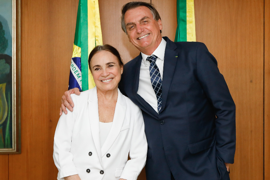 O presidente Jair Bolsonaro afirmou que Regina terá liberdade para fazer as mudanças que ela quiser caso aceite assumir a Secretaria Especial