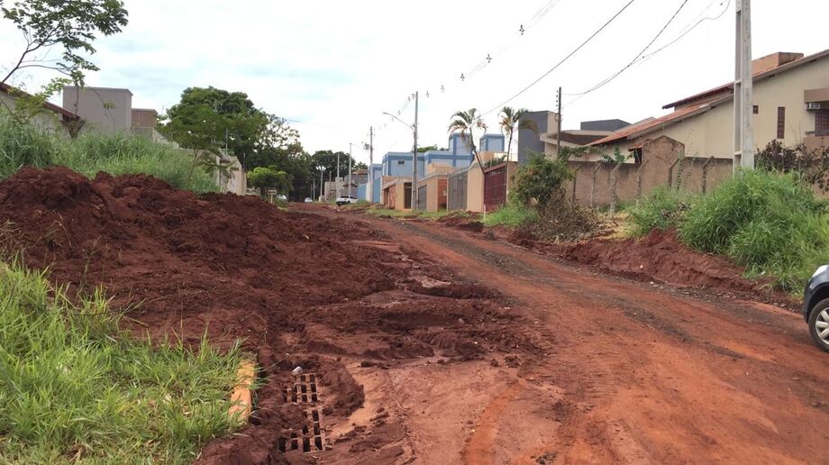 Ao todo, mais de 1.303 metros de extensão, englobando quatro ruas, serão asfaltadas.