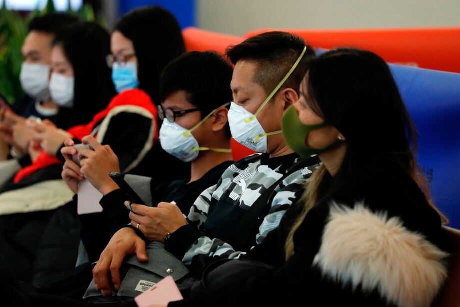 Na China, o vírus já infectou 9,6 mil pessoas, das quais 213 morreram