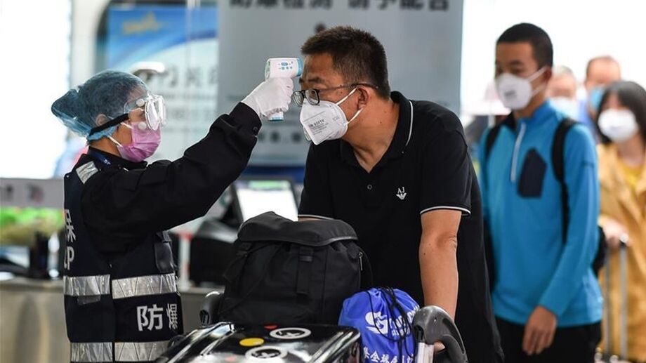 Inspeção em aeroporto da China, surto mundial